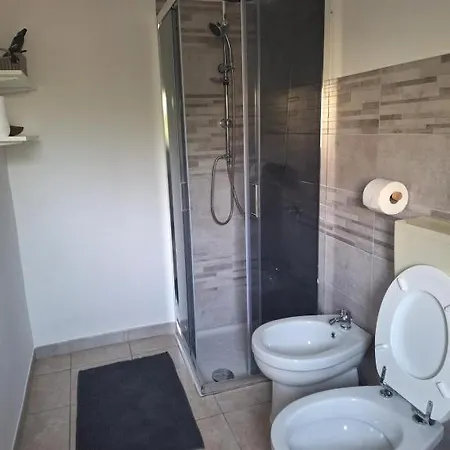 Airport House Holiday home *