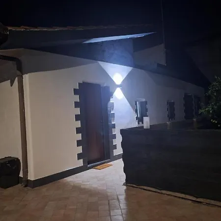 Airport House Holiday home