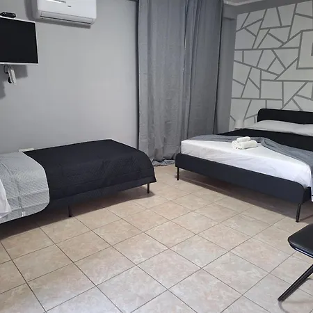 Airport House Holiday home